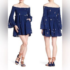 FREE PEOPLE Counting Daisies Embroidered Off The Shoulder Mini Dress Navy S